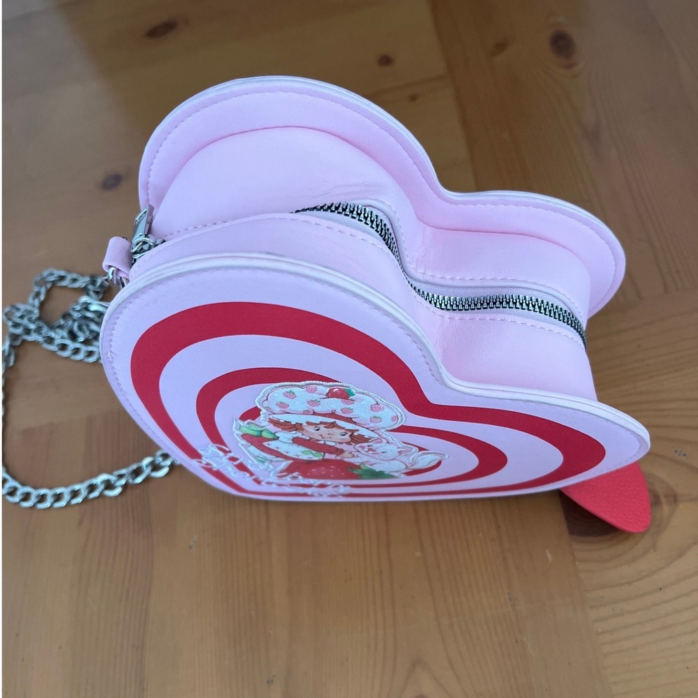 Strawberry Shortcake Heart Crossbody Bag Pink Red Chain Strap Novelty Purse - Picture 3 of 6